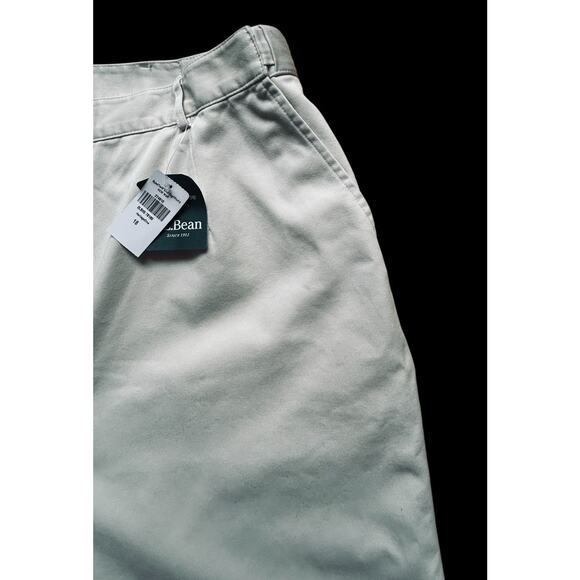 LL Bean Women's Wrinkle-Free Bayside Shorts Ultra High-Rise Hidden Comfort 18 - Picture 8 of 14